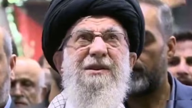 انتقال یک ونیم میلیارد دلار به دبی و رد پای مجتبی خامنه‌ای