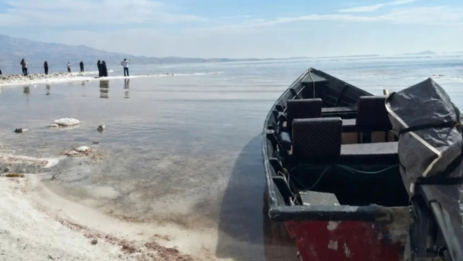 Urmu gölündə turist axını davam edir