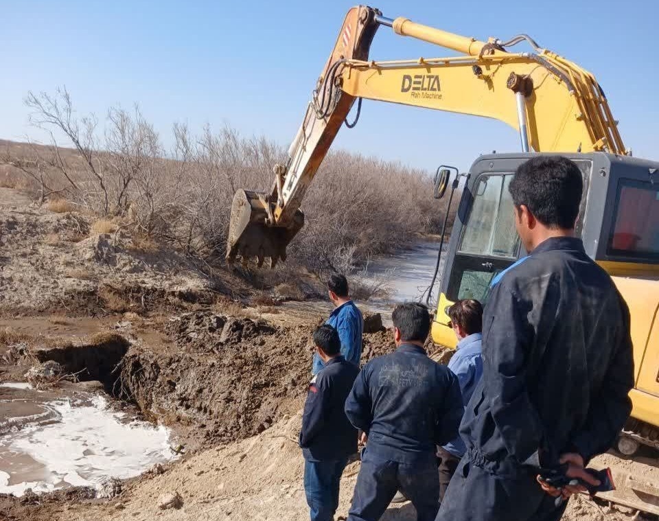 پساب‌های آلوده کارخانه «کاوه سودا» وارد اراضی کشاورزی بناب شد