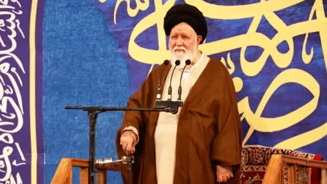 Məşhəd imam-cüməsi İranın Hörmüz boğazının cənubuna hücumunu etiraf etdi