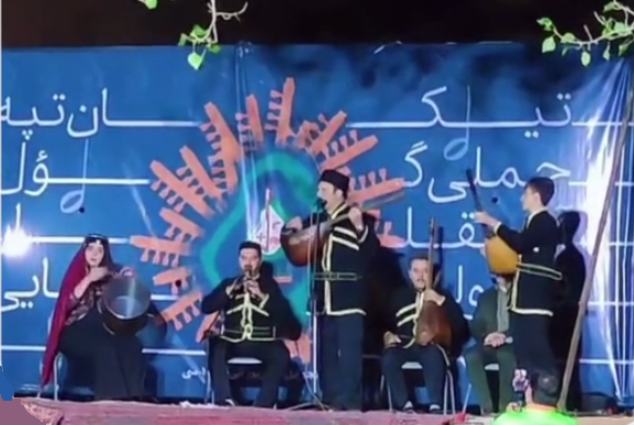 قوپوزها در تیکان‌تپه به صدا درآمدند!؛ چملی‌گؤل میزبان همایش بزرگ آشیقلار (کوراوغلو قورولتایی) شد