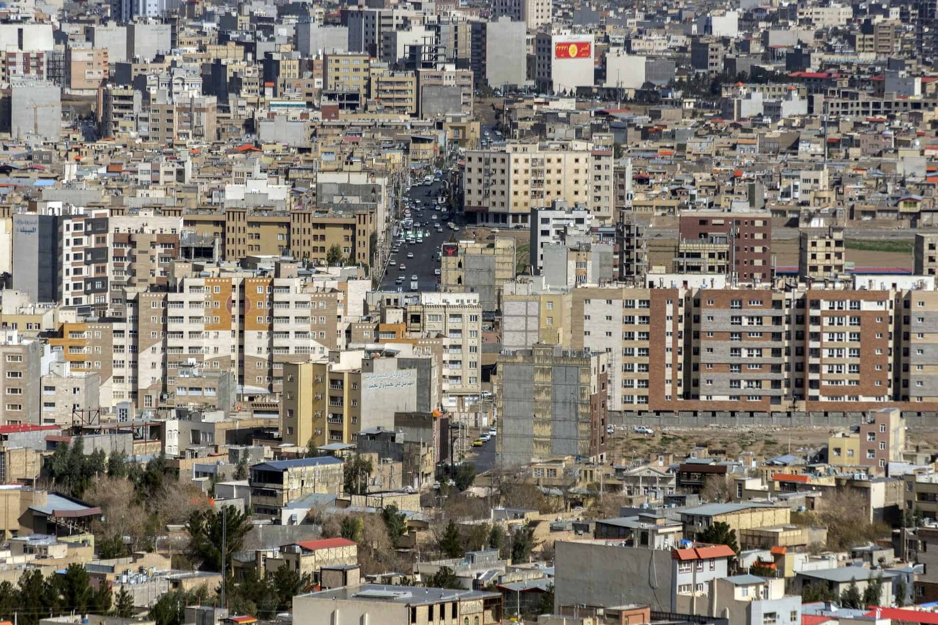 Rəisinin  ildə bir milyon mənzil tikmək vədi ləğv edilir