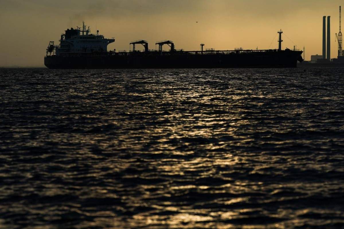 Oman sahillərində daha bir tanker hücuma məruz qalıb