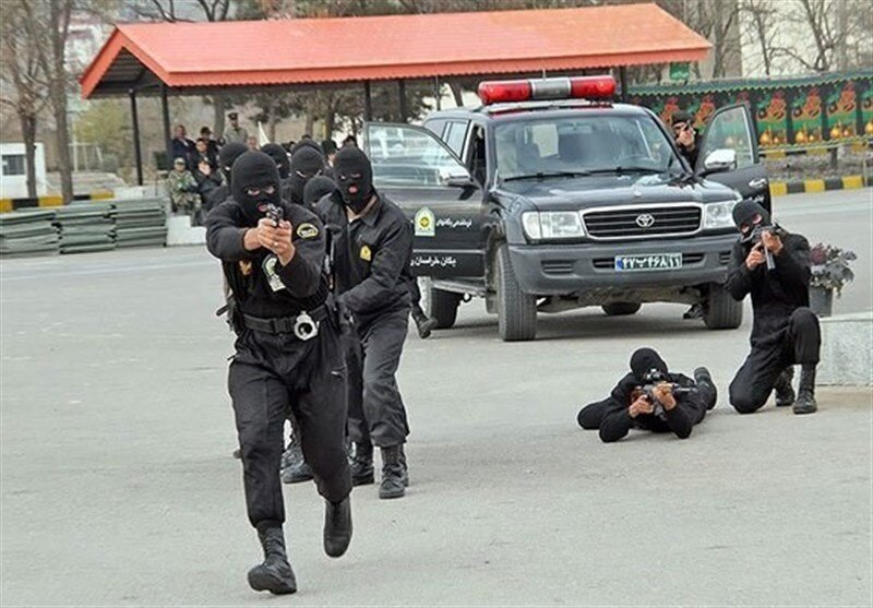 İran polisi bəlucları güllələdi-- Ölən və yaralananlar var