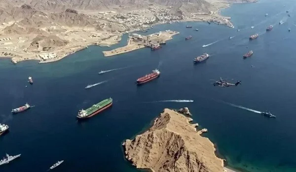 ترافیک دریایی در تنگه هرمز بهبود نسبی یافت