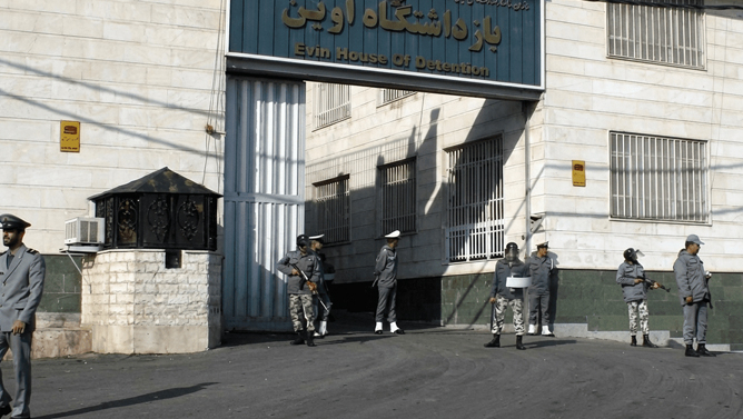 اوین در خاموشی؛ زندانیان بدون درمان رها شده‌اند