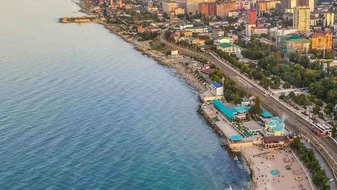 Xəzər dənizinin şimalında bir sıra adalar materiklə birləşib