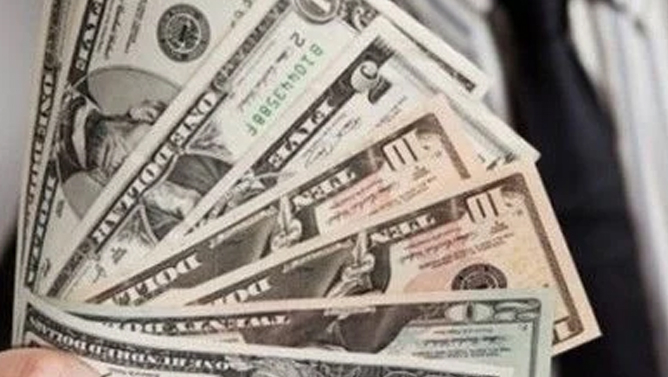 İranda dollar yenidən bahalaşmağa başladı