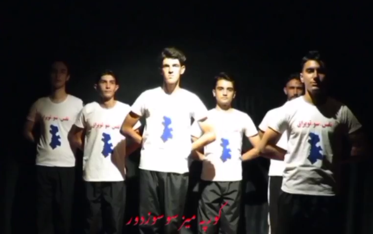 نفس، سو، توپراق؛ اعتراض نمادین اعضای کلاس رقص آذربایجانی به خشکاندن دریاچه ارومیه