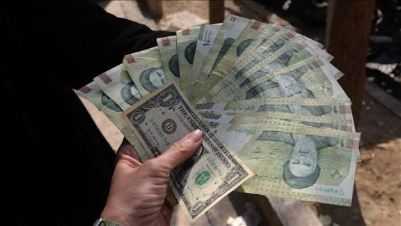 روند سقوط ارزش پول ایران ادامه دارد: هر دلار بیش از ۱۶۵ هزار تومان