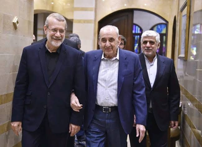 تحقیر شدید لاریجانی در فرودگاه بیروت