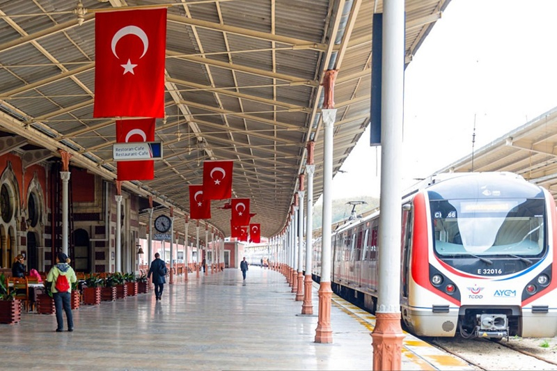 Van-Tehran arasında sürət qatarlarının sayı artırılır