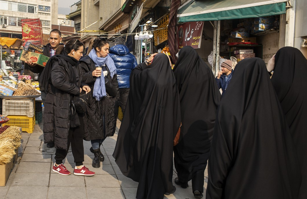İranlı din xadimi: Ölkədə hicab qaydalarına əməl olunmaması qəbuledilməzdir