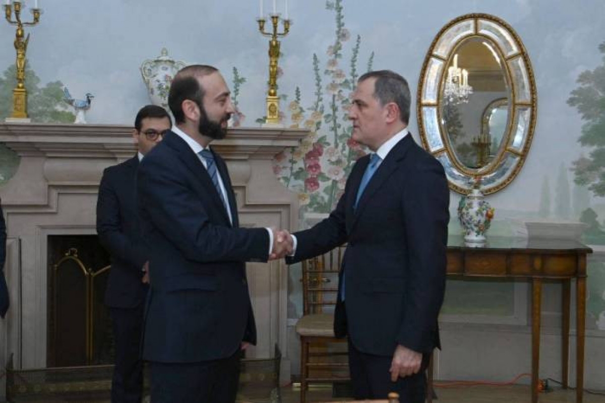 موضوعات مورد بحث روسای امور خارجه آذربایجان و ارمنستان در آلماتی اعلام شد