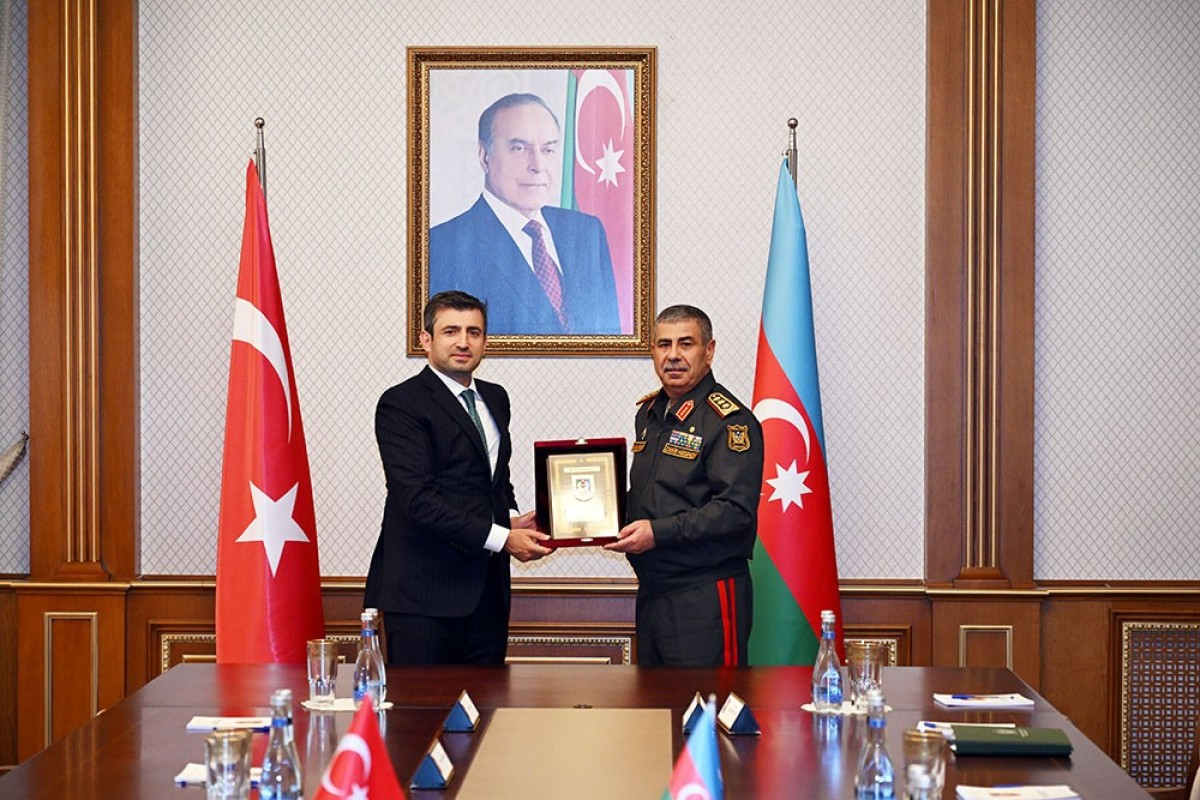 Zakir Həsənov Selçuk Bayraktarın rəhbərlik etdiyi nümayəndə heyəti ilə görüşüb