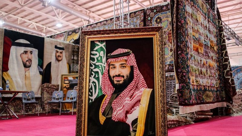 تمثال محمد بن سلمان در نمایشگاه فرش تهران
