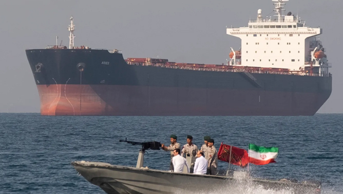 تهران پس از بحران‌آفرینی، به‌دنبال مدیریت عبور از هرمز