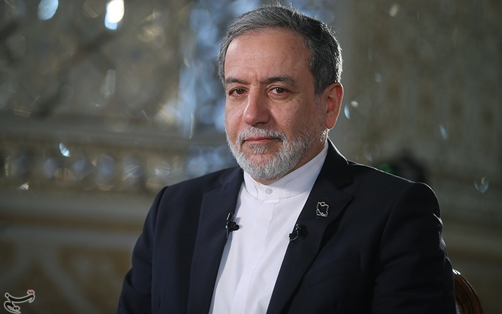İranın xarici işlər naziri Əraqçi ölkə miqyasında keçirilən etirazlara görə Amerika və İsraili günahlandırıb