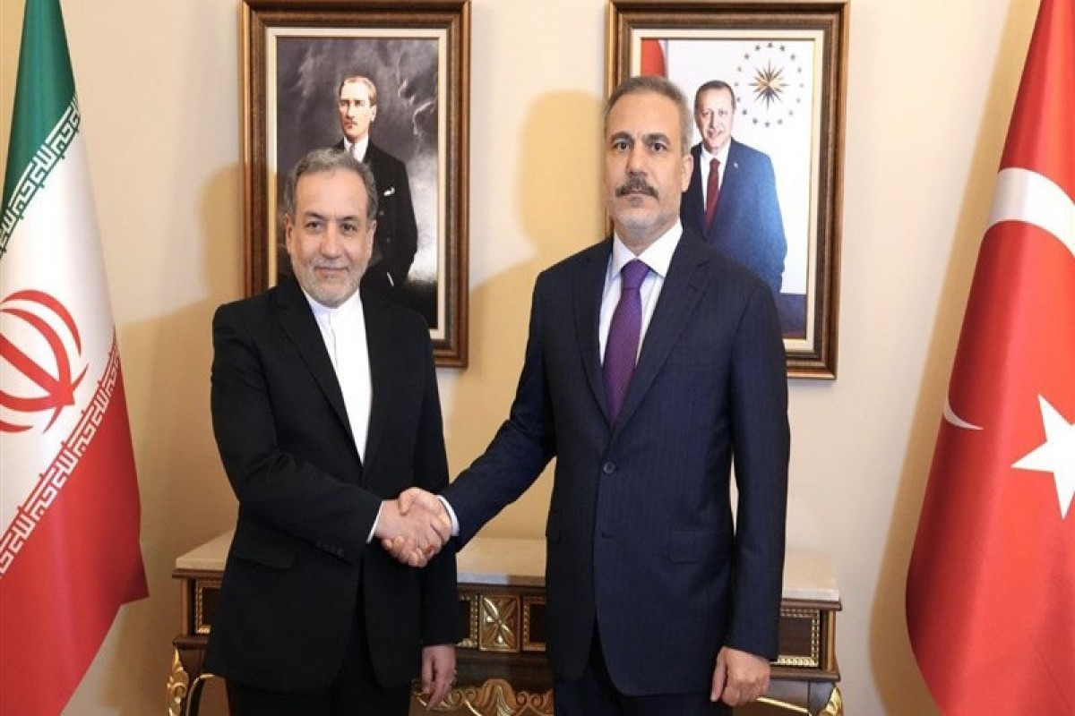 Türkiyə və İran XİN başçıları regional hadisələri müzakirə edib