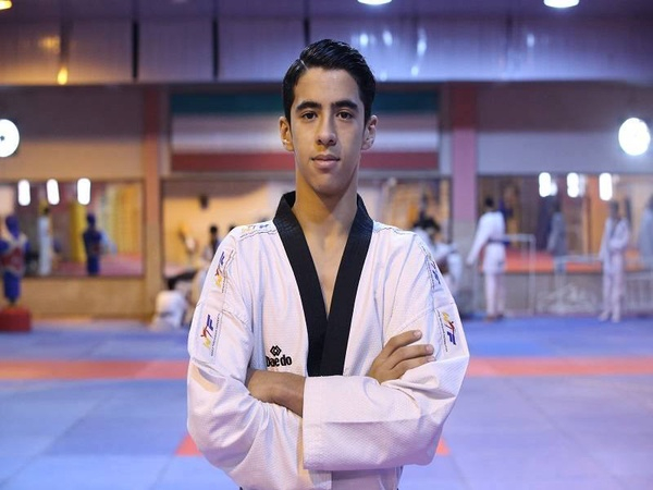 رادین زینالی تکواندوکار تورک آذربایجانی قهرمان تکواندوی امیدهای جهان شد