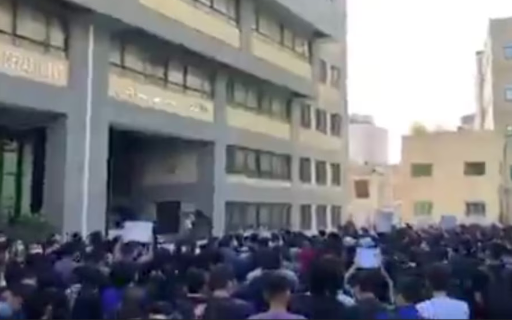 İranın müxtəlif şəhərlərində etirazların üçüncü günü