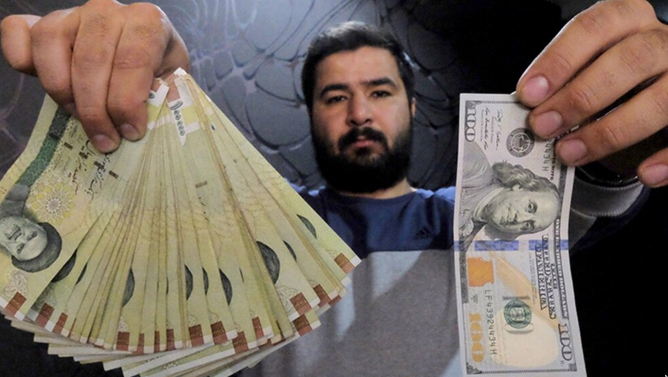 İran rialının dəyəri daha da düşüb; dollar 230 min tüməni keçib
