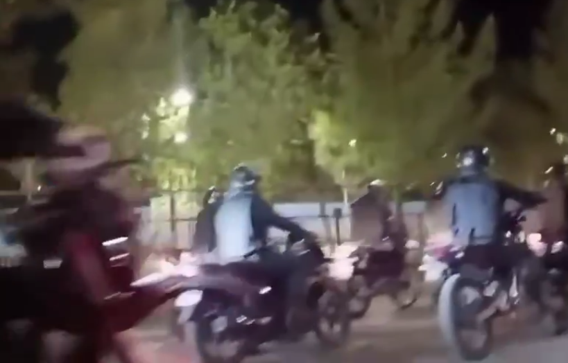 با وجود اعتراض‌ها، حکومت ایران دو معترض را در یک میدان اصفهان اعدام کرد