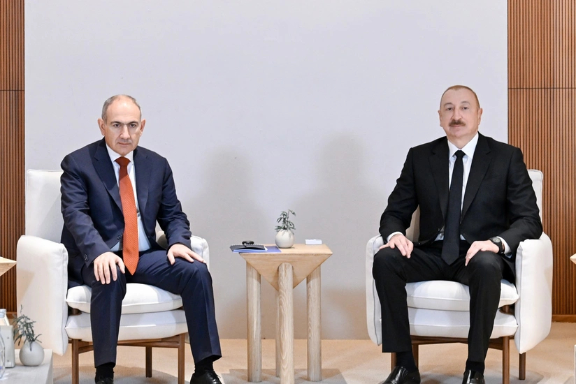Əbu-Dabidə İlham Əliyev və Nikol Paşinyan arasında geniş tərkibdə görüş keçirilib