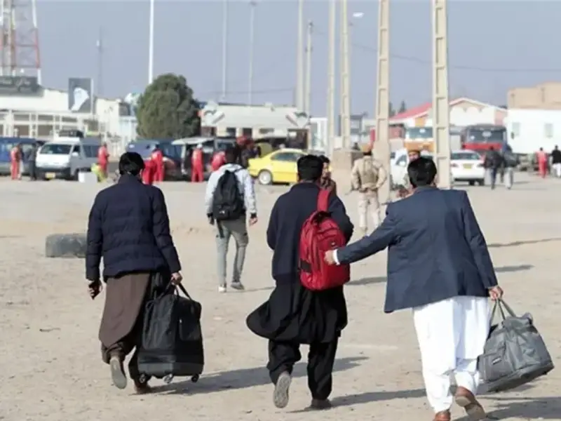افغان‌ها برای ماندن در ایران باید ۱۰۰ میلیون تومان هزینه کنند