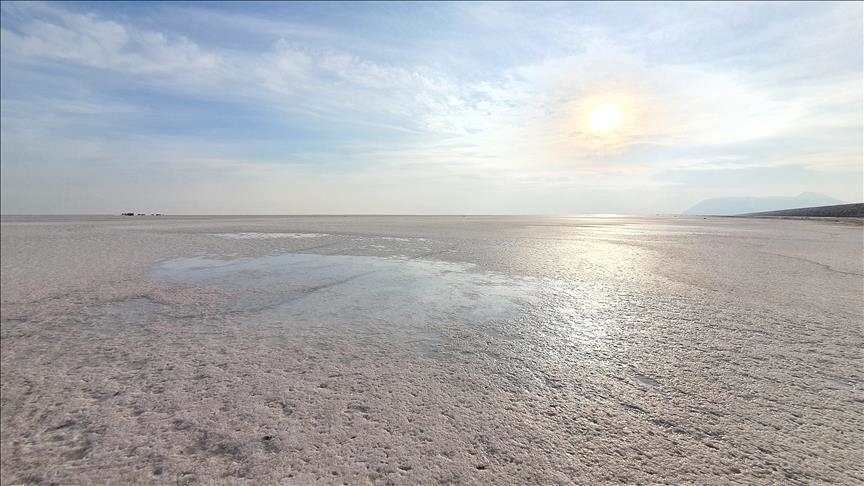 رحمتی: درپی خشکی دریاچه اورمیه با مشکلات عدیده مواجه خواهیم شد
