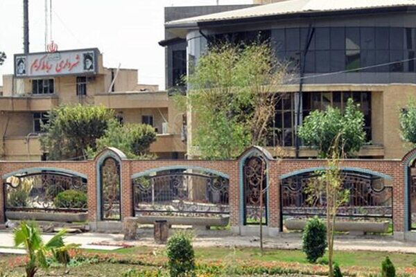 فرماندار رباط کریم از انفجار بمب احتمالا صوتی در مقابل ساختمان شهرداری خبر داد