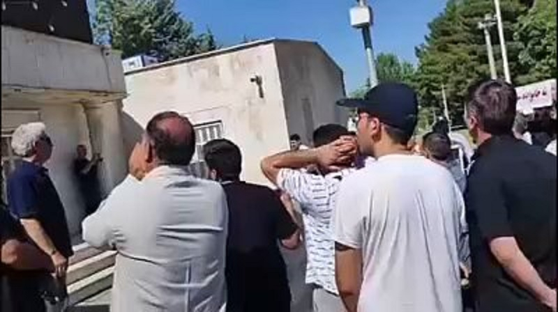 İranda hərbçilər etiraz aksiyası keçirdilər