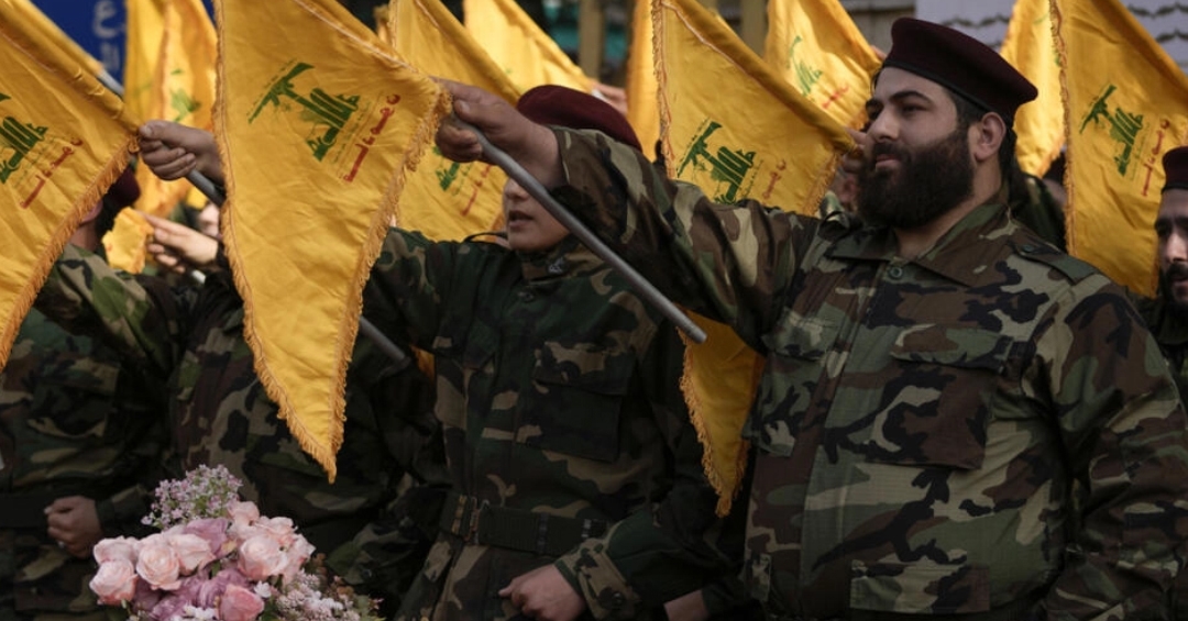 تلگراف: حزب‌الله سلاح‌ها و موشک‌های ایران را مخفیانه در فرودگاه بیروت نگهداری می‌کند