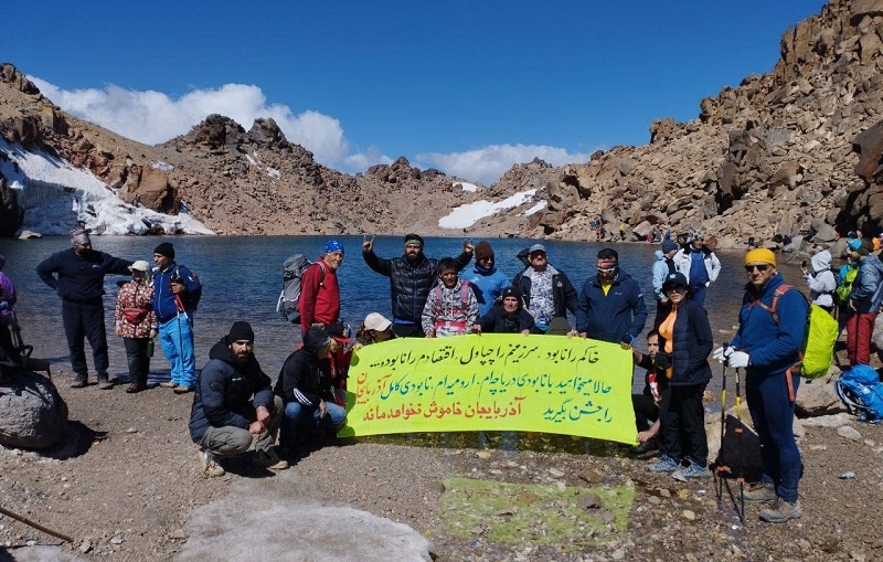 کوهنوردان آذربایجانی در قله کوه ساوالان؛ "آذربایجان خاموش نخواهد ماند"