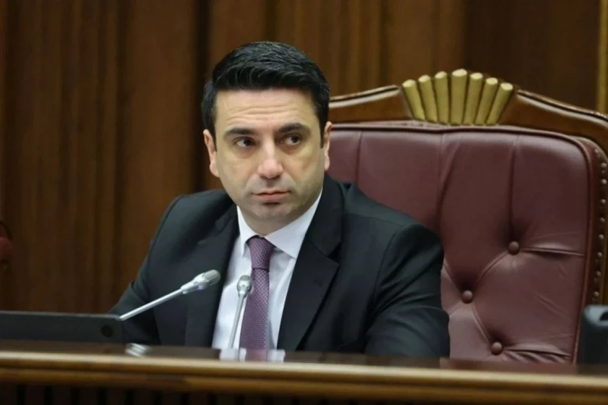 Simonyan: Ermənistan hərbi xərclər baxımından Azərbaycanla rəqabət apara bilməz