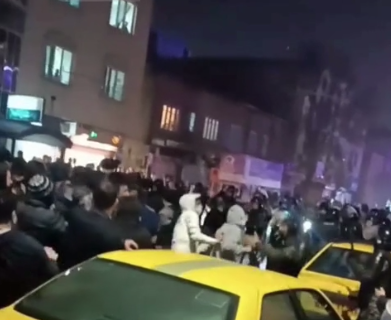 درگیری تن‌به‌تن مردم اورمیه با ماموران رژیم ایران