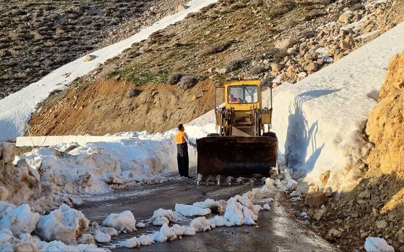 بسته ماندن۲۰ روزه راه دسترسی ۳ روستای تکاب (تیکان‌تپه)