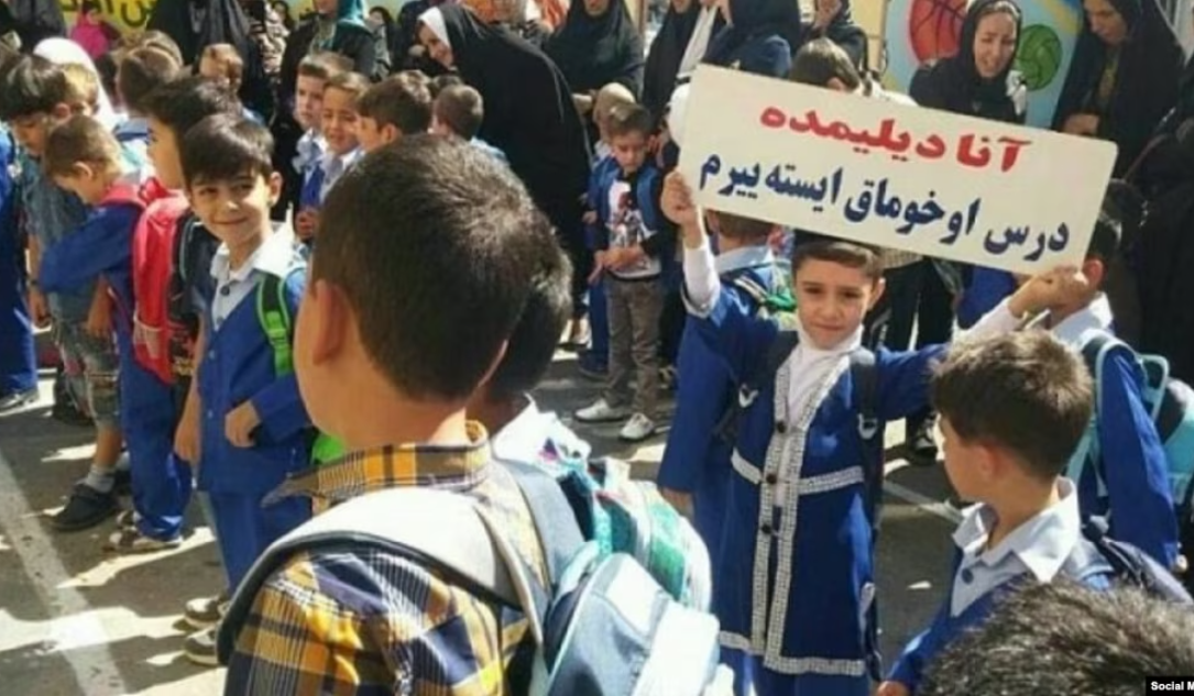 İranda qeyri-fars millətlərin dillərinin qorunmasını tələb olunub