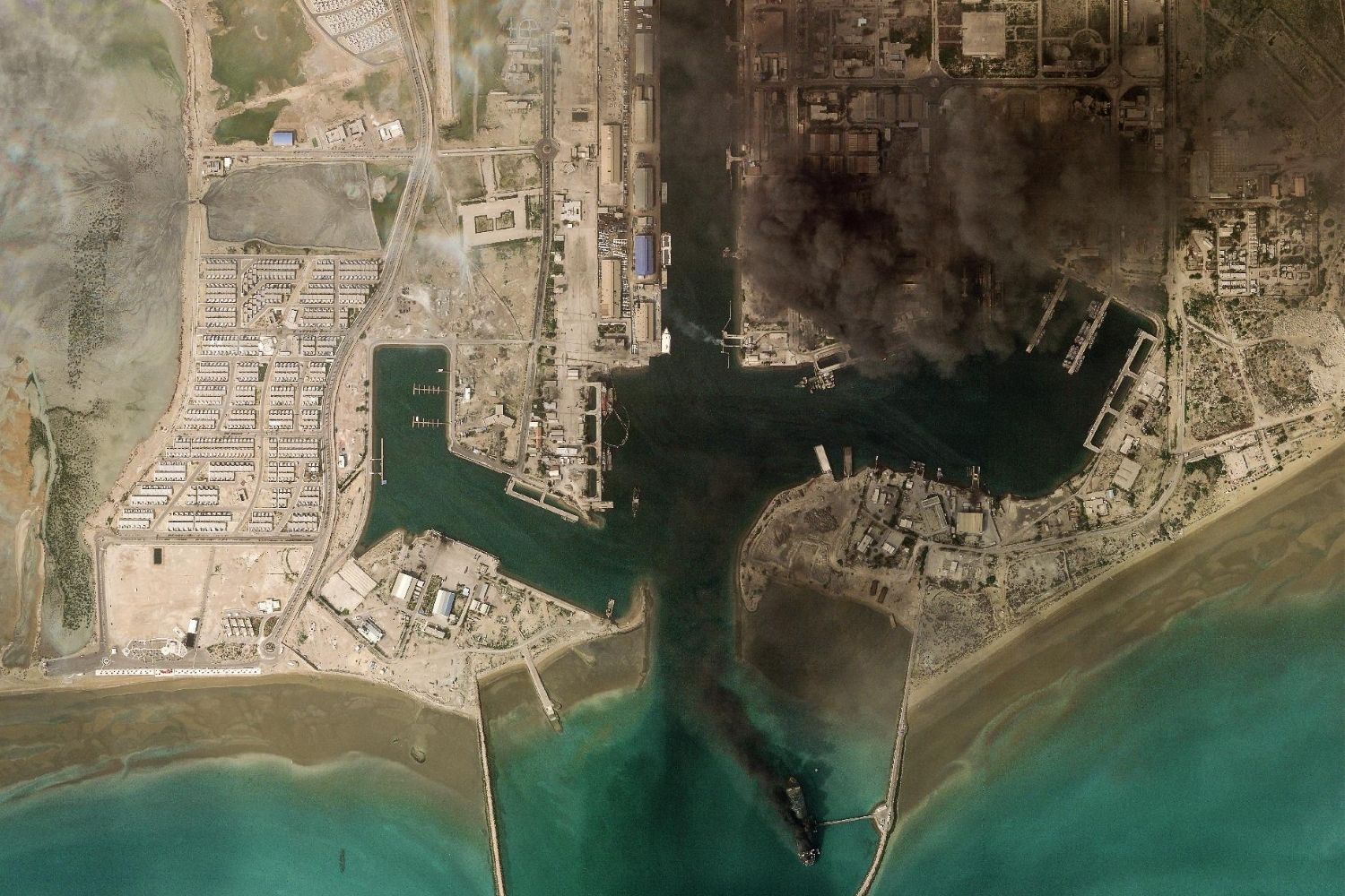 Iran reports 760 vessels damaged in Bandar Abbas attacks