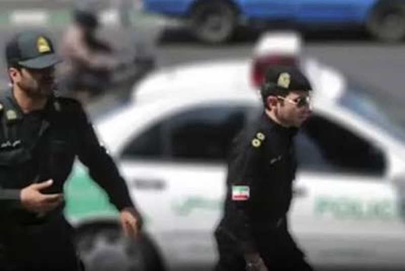 İran polisi daha iki bəlucu güllələdi