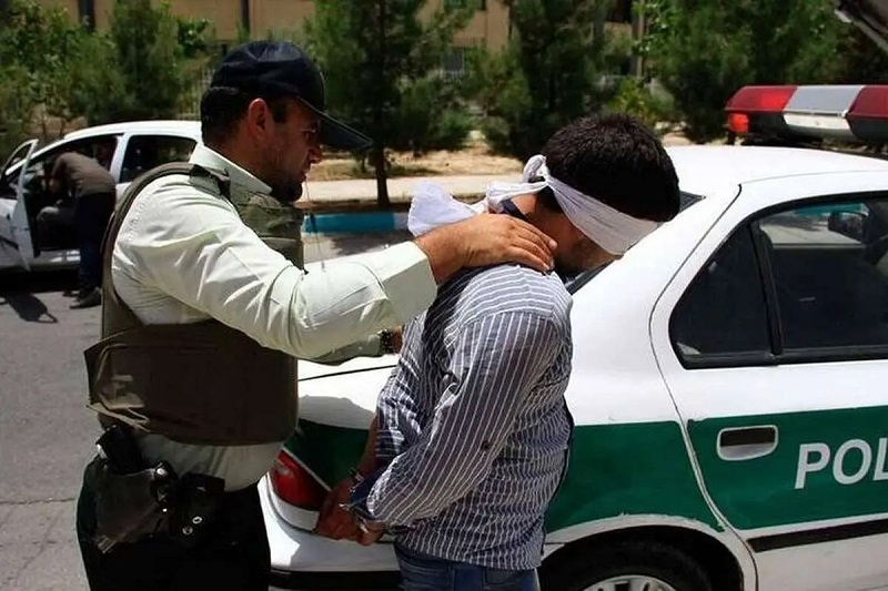 İran polisi iki bəlucu güllələdi