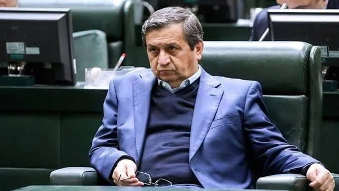 مردم زیر فشار گرانی؛ دولت: گرانی دلار خیلی زیاد نیست