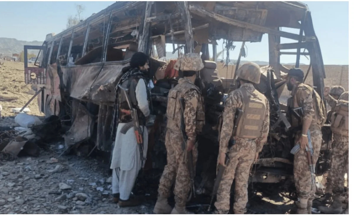 Pakistan 331 əfqan hərbçinin öldüyünü açıqlayıb
