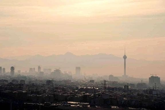 سرما و ناتوانی حکومت در تامین انرژی بسیاری از استان‌ها را به تعطیلی کشاند