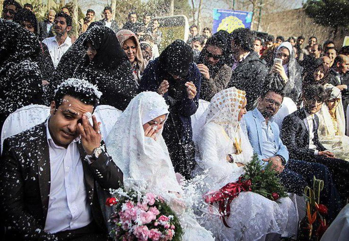 کاهش میزان ازدواج و تولد علیرغم تبلیغات حکومتی در ایران؛ آمار ازدواج طی ۱۵ سال نصف شد