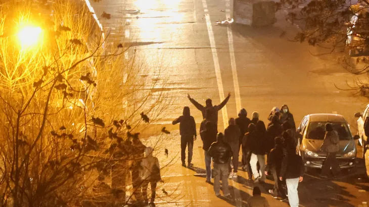 ABŞ Dövlət Departamenti bildirir ki, əsl güc etirazçılardadır, silahlı rejimdə deyil