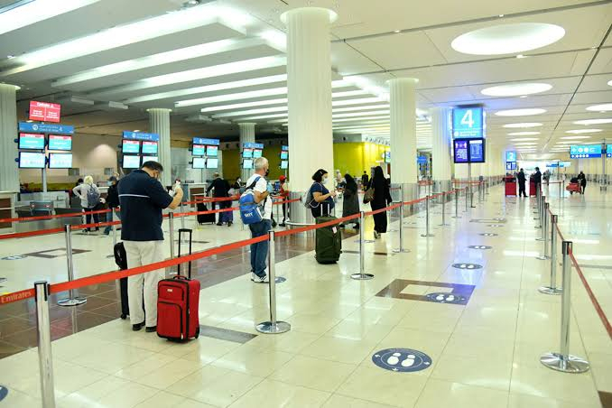 BƏƏ iranlıların yaşayış vizalarını ləğv edib