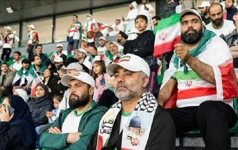 İranlılar milli yığmanın məğlubiyyətinə sevinirlər
