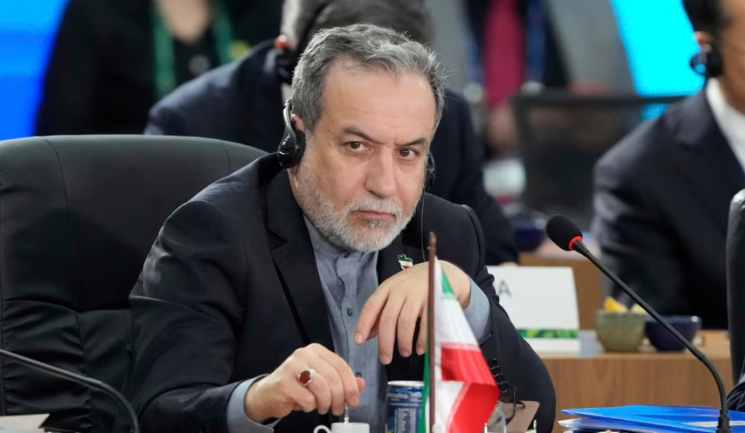 وزیر خارجه ایران: اورانیوم ما زیر آوار تاسیسات هسته‌ایِ بمباران‌شده است