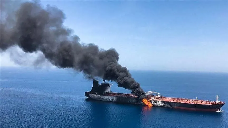 حوثی‌ها از حمله به دو نفتکش عربستان خبر دادند؛ ریاض اصابت به یکی از کشتی‌ها را تایید کرد